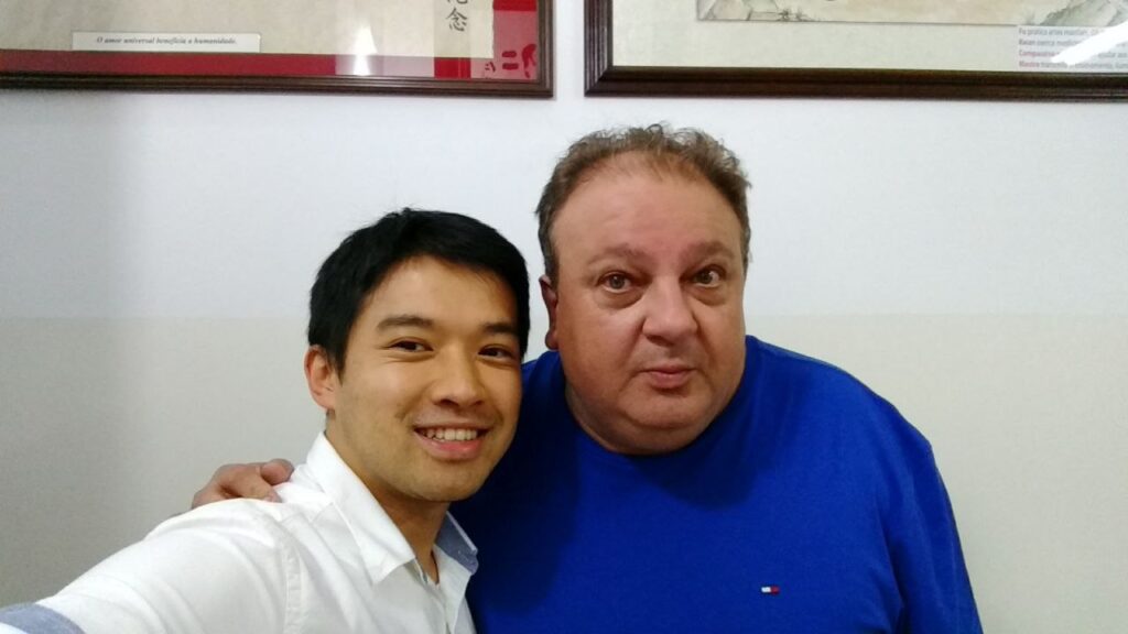 Foto com Master Chef Erick Jacquin após a sessão de acupuntura.